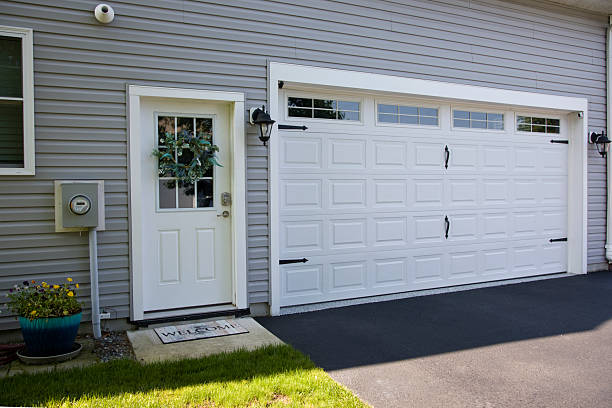 24/7 Emergency Garage Door Panel Replacement experts in Westernport, MD